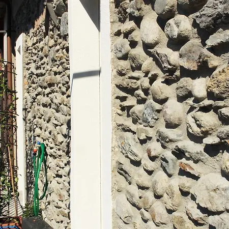 La Casa Sul Sasso 3* Дервио