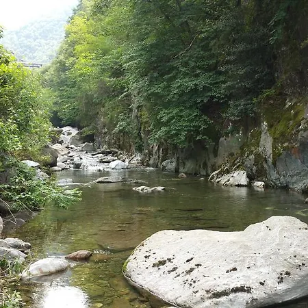 La Casa Sul Sasso 3* 데르비오