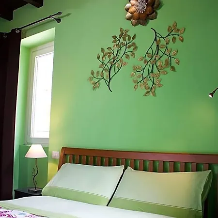 La Casa Sul Sasso 게스트하우스 3*